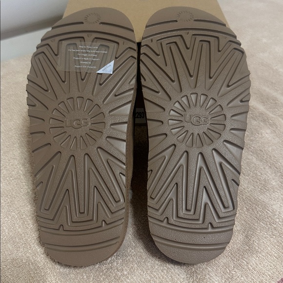 UGG Greenport Slide - Picture 7 of 8